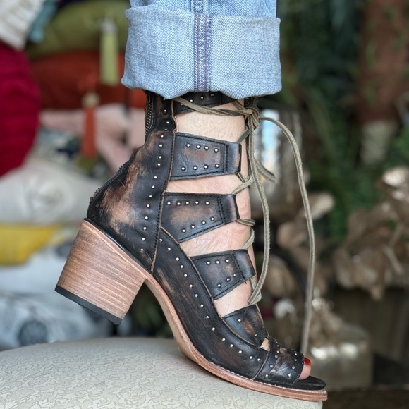 FREEBIRD distressed Studded Heeled Boots open toe leather shoes like new - Picture 11 of 12